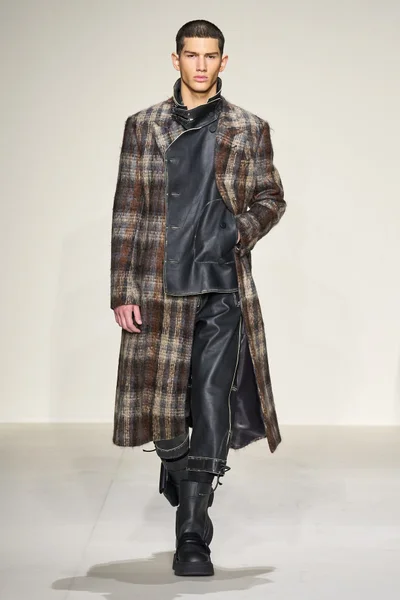 Look 26
